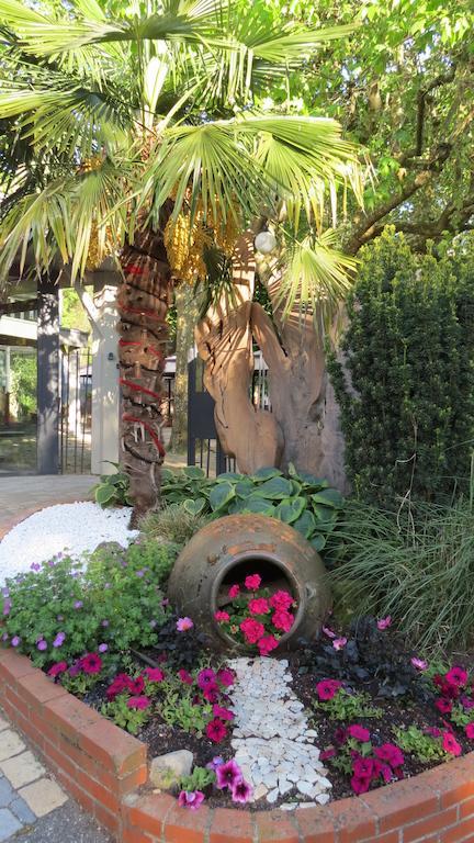 Logis Hotel Restaurant Chez Nous Sainte-Croix  Dış mekan fotoğraf