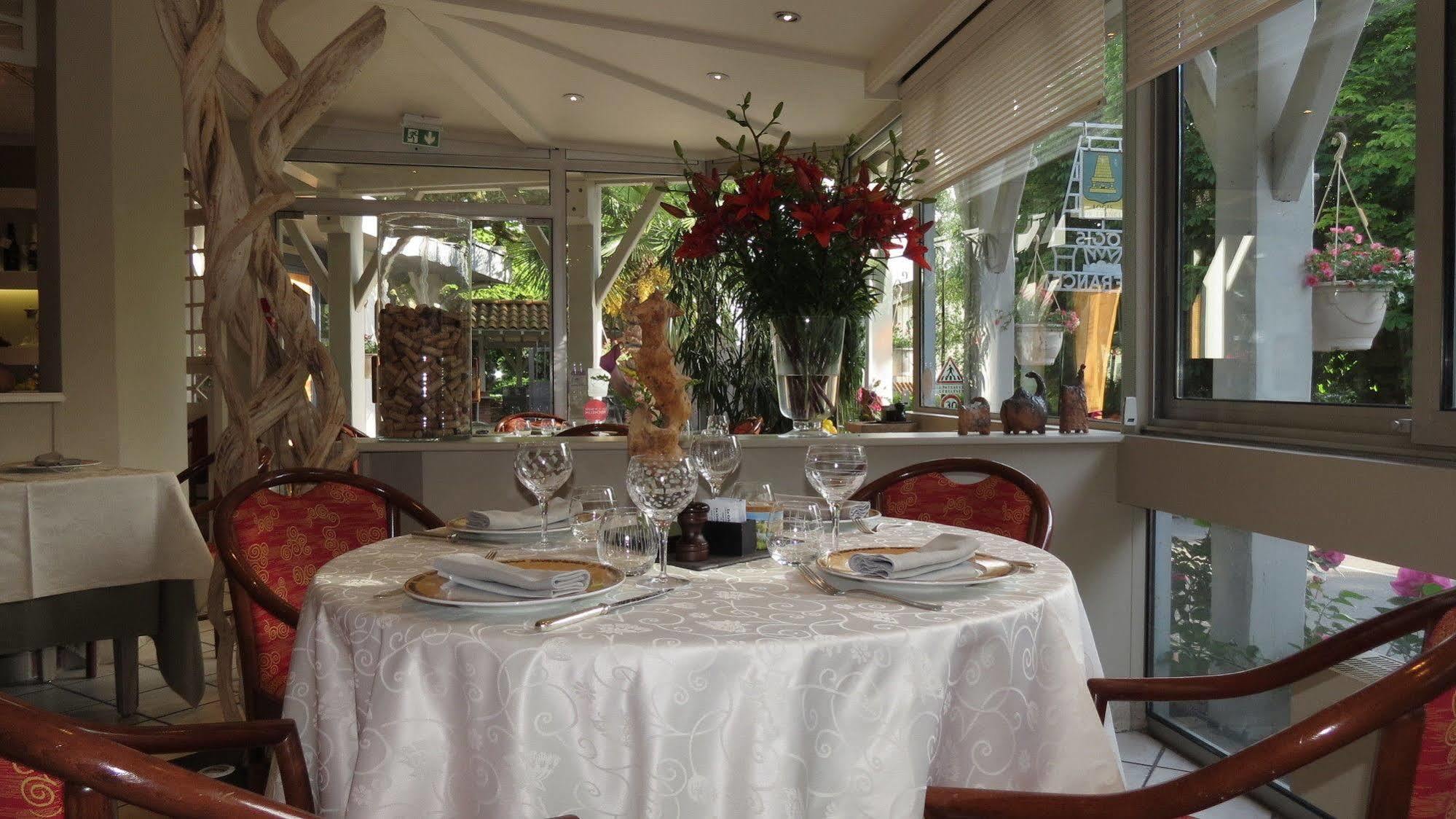 Logis Hotel Restaurant Chez Nous Sainte-Croix  Dış mekan fotoğraf